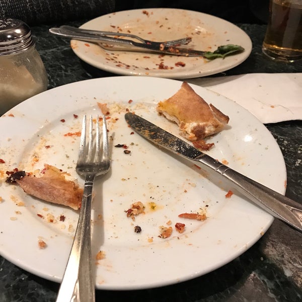 4/19/2018にKristinn H.がPatsy&#39;s Pizzeriaで撮った写真
