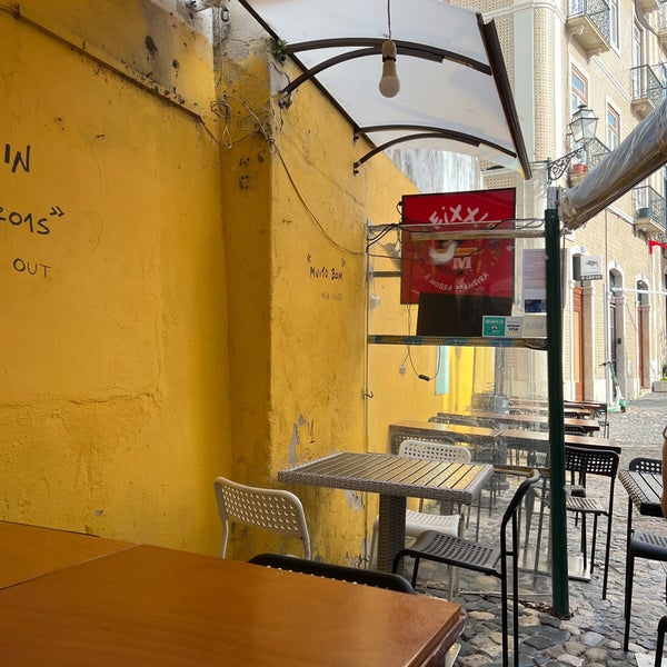 Foto scattata a Restaurante Cantinho do Aziz da Kristinn H. il 6/14/2022