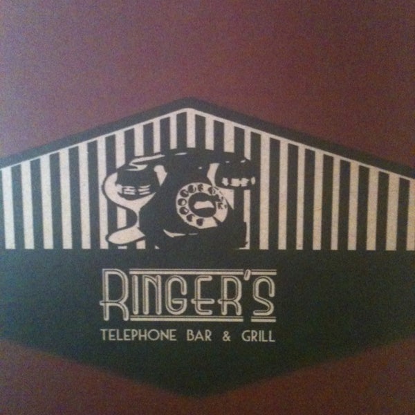 2/1/2013 tarihinde Adriana C.ziyaretçi tarafından Ringers - Telephone Bar &amp; Grill'de çekilen fotoğraf
