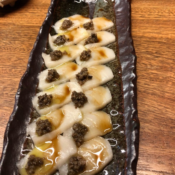 รูปภาพถ่ายที่ Nozomi Sushi Bar โดย Antonio P. เมื่อ 2/22/2018