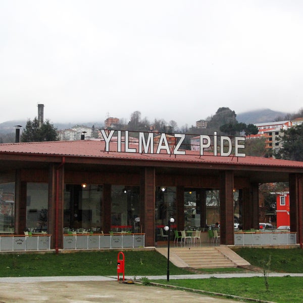 Das Foto wurde bei Yılmaz Pide von Yılmaz Pide am 2/17/2015 aufgenommen