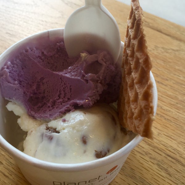 Das Foto wurde bei Jeni&#39;s Splendid Ice Creams von Machelle L. am 9/24/2015 aufgenommen