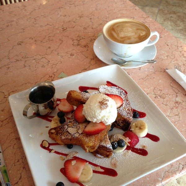 Order the weekend special Brioche French Toast- it's wonderful!