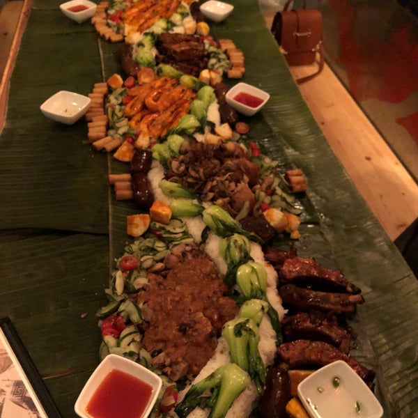 Das Foto wurde bei Jeepney Filipino Gastropub von Maggie M. am 12/8/2018 aufgenommen