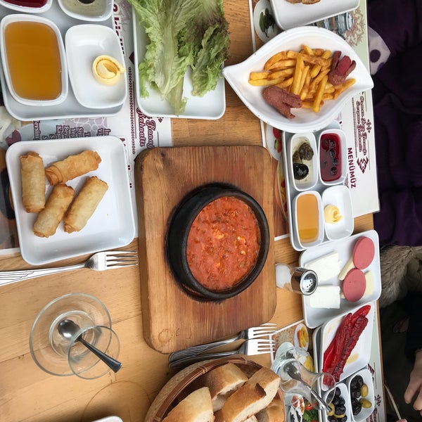 2/24/2018 tarihinde Boutaina S.ziyaretçi tarafından Osman Bey Konağı Cafe Restorant'de çekilen fotoğraf
