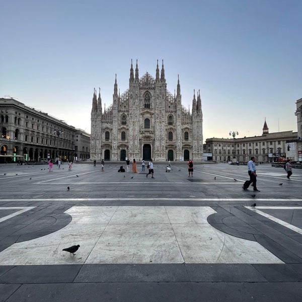 Das Foto wurde bei Piazza del Duomo von aia.96 ✨ am 8/24/2022 aufgenommen