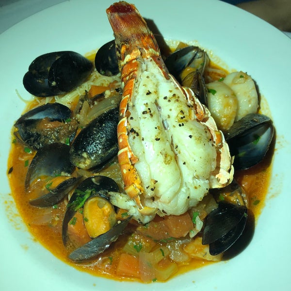 Lobster Pot Restaurant & Wine Bar Seafood Restaurant in Grand Cayman