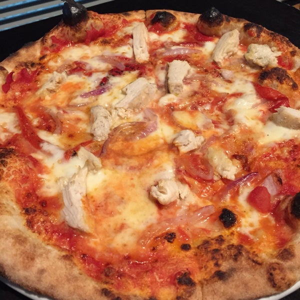 12/7/2017 tarihinde Angela F.ziyaretçi tarafından Pizza CS'de çekilen fotoğraf