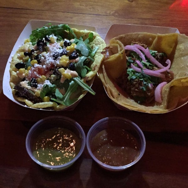 12/22/2017 tarihinde Angela F.ziyaretçi tarafından City Tacos'de çekilen fotoğraf