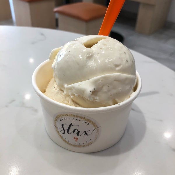 9/2/2018 tarihinde Angela F.ziyaretçi tarafından Stax Ice Cream'de çekilen fotoğraf