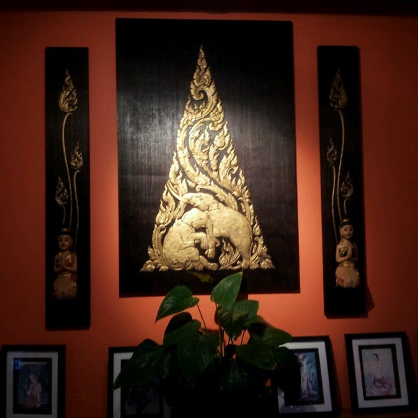 4/25/2013にMelody F.がFive Stars Thai Cuisineで撮った写真
