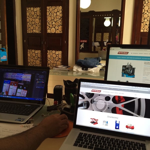 5/8/2014にGokhan Z.がFikir Medya Dijital Reklam Ajansıで撮った写真