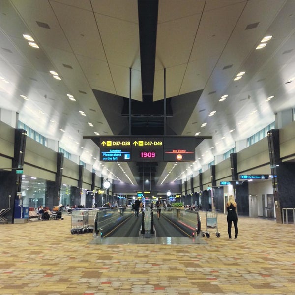Photos At Smoking Room Terminal 1 Changi Airport Singapore