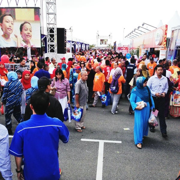 Pusat Transformasi Luar Bandar Rtc Kelantan Government Building In Kota Bharu
