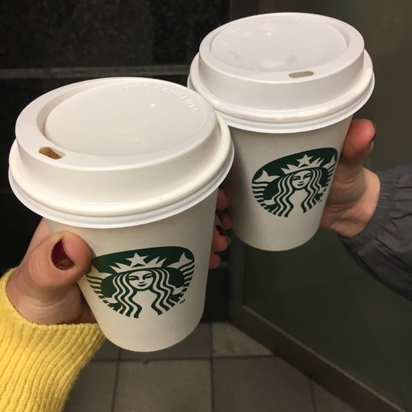 Photo prise au Starbucks par Maélys G. le4/12/2018