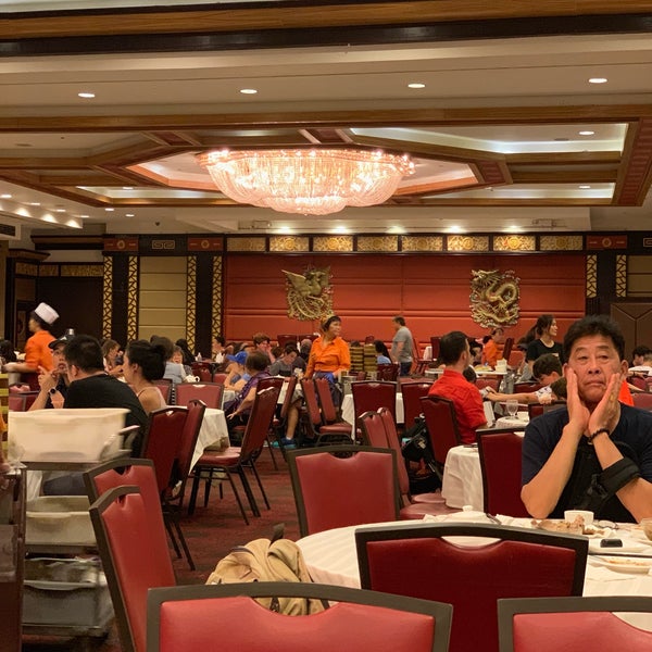 Photo taken at Jing Fong Restaurant 金豐大酒樓 by Spazzo on 8/17/2019
