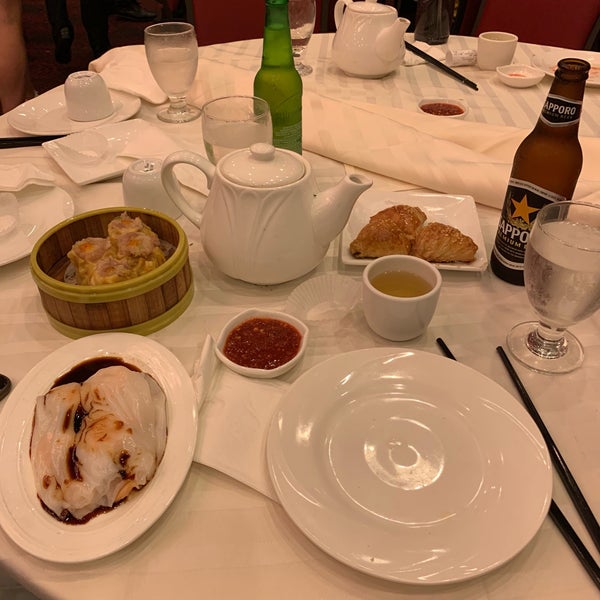 Foto diambil di Jing Fong Restaurant 金豐大酒樓 oleh Spazzo pada 8/17/2019