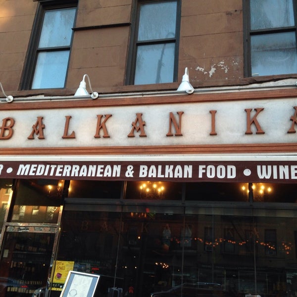 รูปภาพถ่ายที่ Balkanika โดย George Q. เมื่อ 4/5/2014