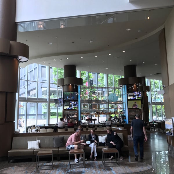 Das Foto wurde bei Vancouver Marriott Pinnacle Downtown Hotel von Andreas S. am 7/9/2017 aufgenommen