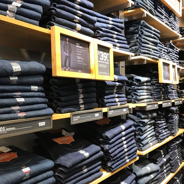 Levi's Outlet Store - Clothing Store in Silverthorne