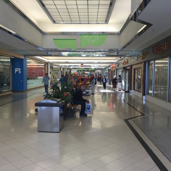 Photo taken at Lansdowne Centre by Andreas S. on 7/27/2015