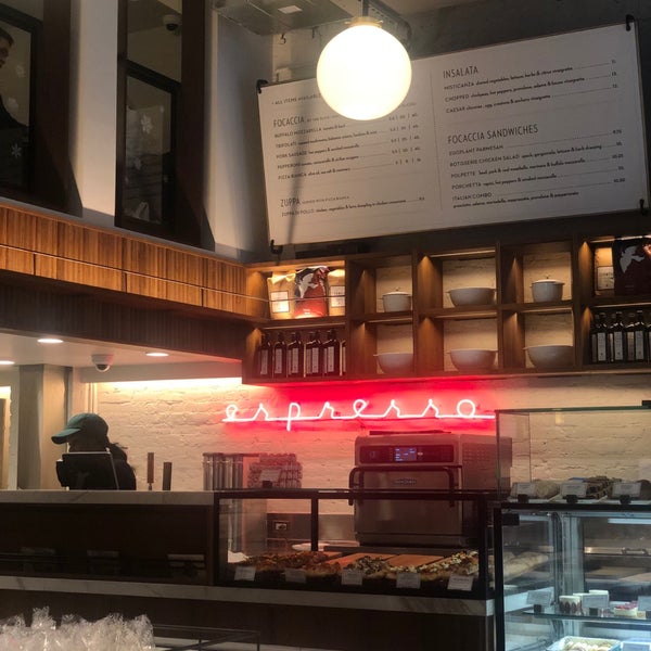 Foto tirada no(a) Leonelli Bakery por Go Find Alice em 2/10/2019