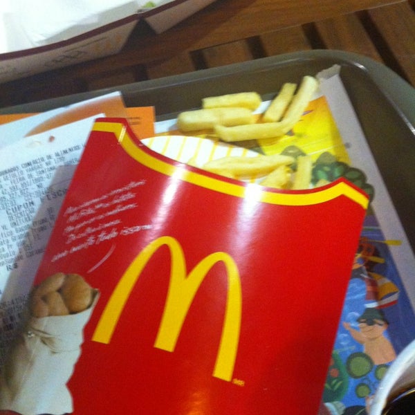 Photo taken at McDonald&#39;s by Pallomma A. on 2/3/2013