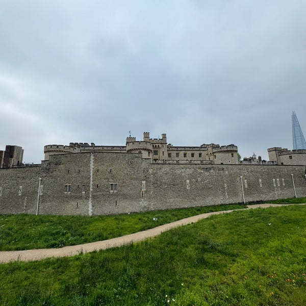 รูปภาพถ่ายที่ Tower of London โดย uosl!M 6. เมื่อ 5/2/2024