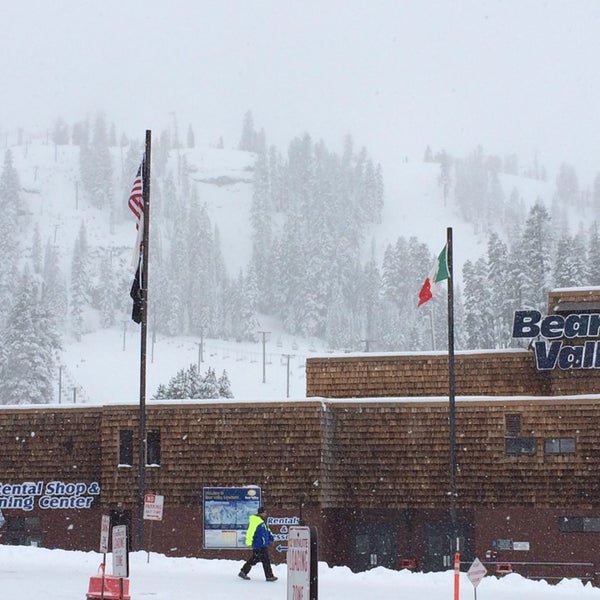 รูปภาพถ่ายที่ Bear Valley Mountain โดย MJ L. เมื่อ 2/3/2014
