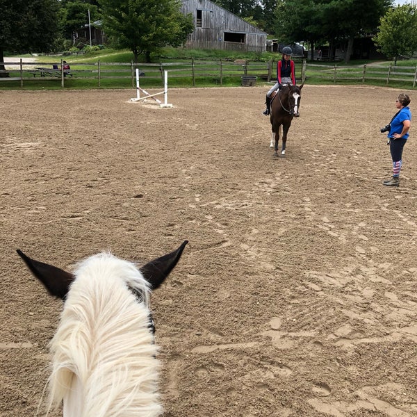 Снимок сделан в Thomas School of Horsemanship Summer Day Camp &amp; Riding School пользователем Masayo K. 9/8/2018