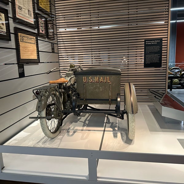 Das Foto wurde bei Harley-Davidson Museum von Ed M. am 8/10/2023 aufgenommen