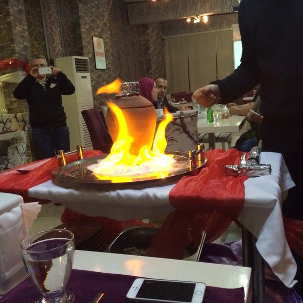 Das Foto wurde bei Tepe Tesisleri Cafe Restaurant Kır Düğün Salonu von Mehmet K. am 1/20/2015 aufgenommen