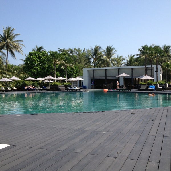 Foto diambil di Garden Pool @ Hilton Phuket Arcadia Resort &amp; Spa oleh Tarık E. pada 3/6/2013