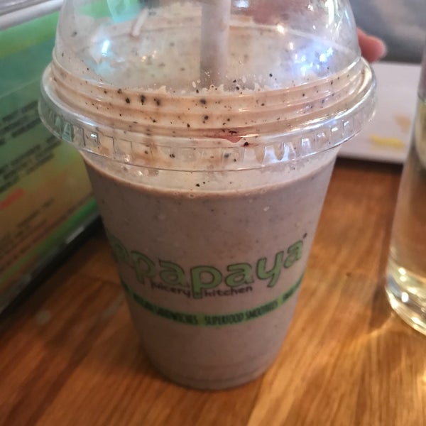 Foto tomada en Myapapaya juicery + kitchen  por Gwen K. el 5/18/2018