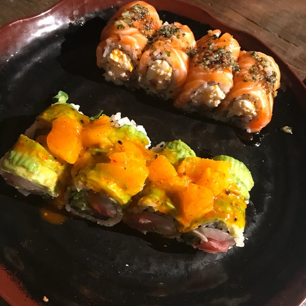 Foto tirada no(a) Dragonfly Sushi &amp; Sake Co por Gwen K. em 8/24/2018