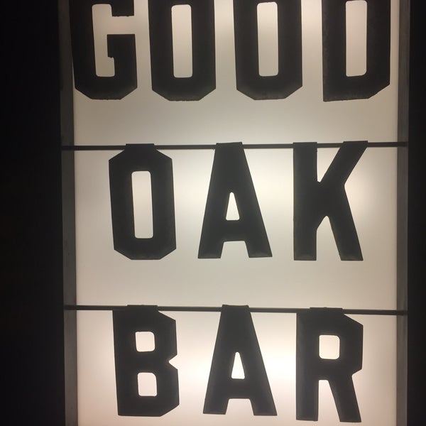Foto scattata a The Good Oak Bar da John S. il 2/3/2019