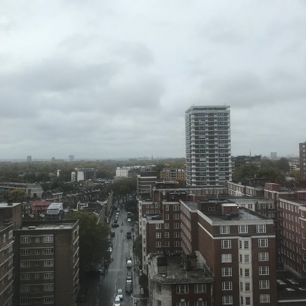 Photo taken at London Marriott Hotel Marble Arch by Patryck C. on 10/21/2019