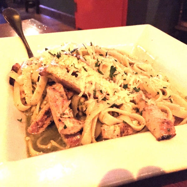 fettuccini in pesto sauce with grilled chicken