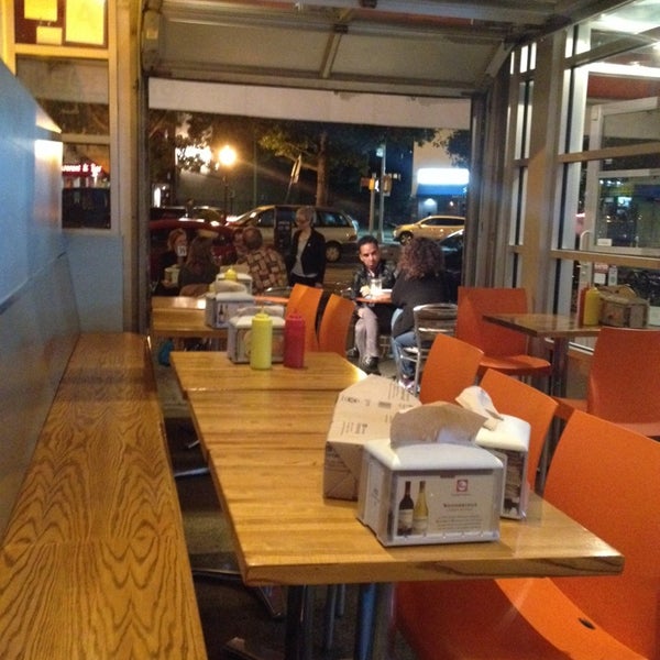9/26/2013にNate F.が67 Burgerで撮った写真