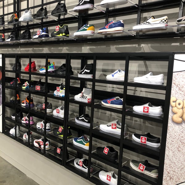 Footaction - East Rutherford, NJ