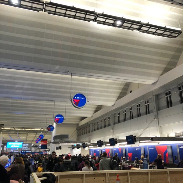 Photo taken at Terminal 1-Lindbergh by Nate F. on 12/28/2019