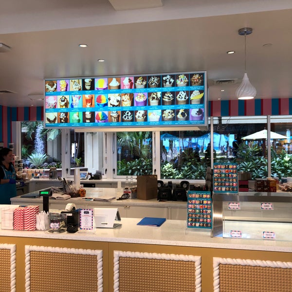 Photos At Dylan S Candy Bar Waikiki 2424 Kalakaua Ave Photos At Dylan S Candy Bar Waikiki 2424 Kalakaua Ave