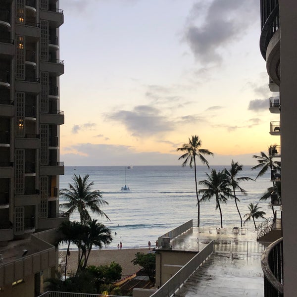2/19/2020 tarihinde Nate F.ziyaretçi tarafından Outrigger Waikiki Beach Resort'de çekilen fotoğraf