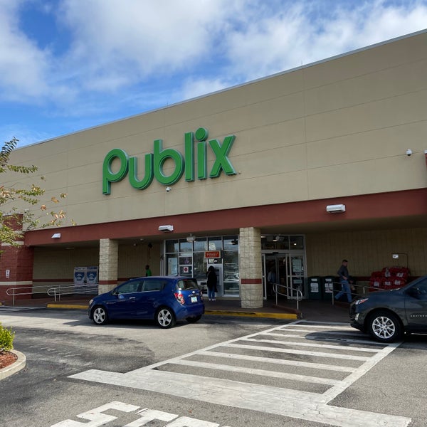 Publix Grocery Store in Winter Haven