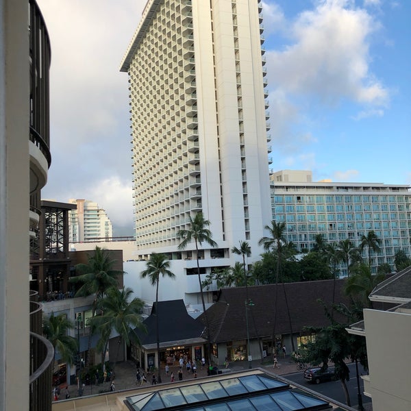 รูปภาพถ่ายที่ Outrigger Waikiki Beach Resort โดย Nate F. เมื่อ 2/22/2020