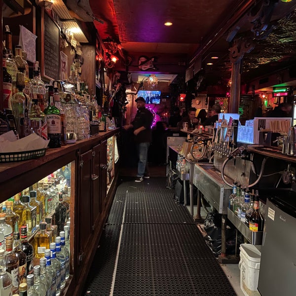11/21/2021 tarihinde Nate F.ziyaretçi tarafından Freddy&#39;s Bar'de çekilen fotoğraf