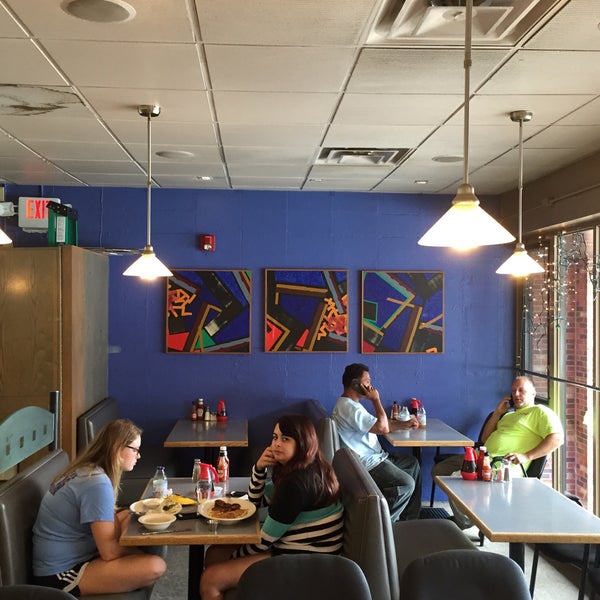 Foto tirada no(a) Meeting Street Cafe por Nate F. em 8/24/2015