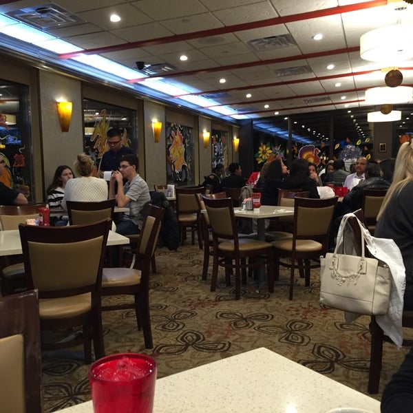 Das Foto wurde bei Cross Bay Diner von Nate F. am 11/2/2014 aufgenommen