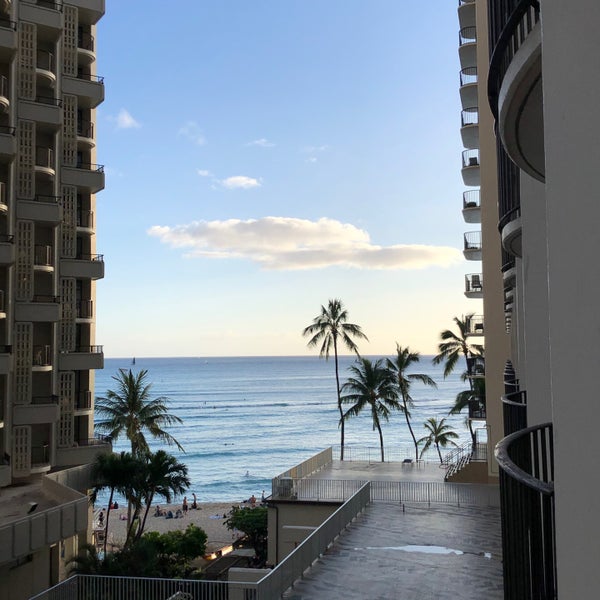 2/22/2020 tarihinde Nate F.ziyaretçi tarafından Outrigger Waikiki Beach Resort'de çekilen fotoğraf