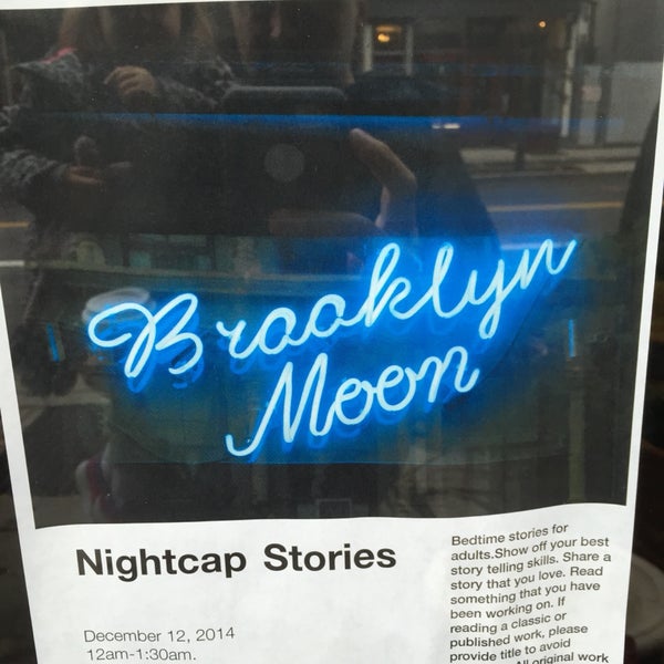 Foto scattata a Brooklyn Moon da Nate F. il 11/27/2014
